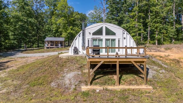 1239 Cherokee Rd, Waynesboro, TN 38485