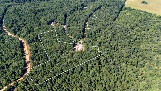 1239 Cherokee Rd, Waynesboro, TN 38485