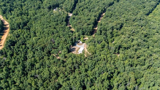 1239 Cherokee Rd, Waynesboro, TN 38485