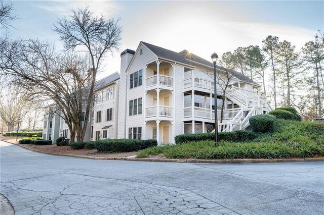 311 Hollyfax Circle, Atlanta, GA 30328