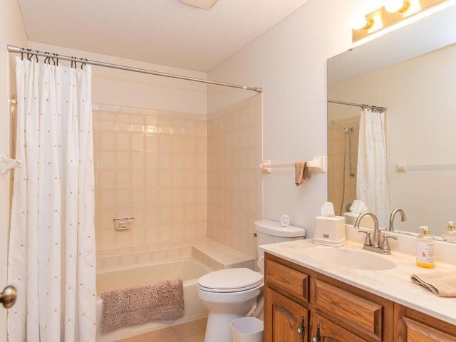 3030 Saint Albans Mill Road 310, Hopkins, MN 55305