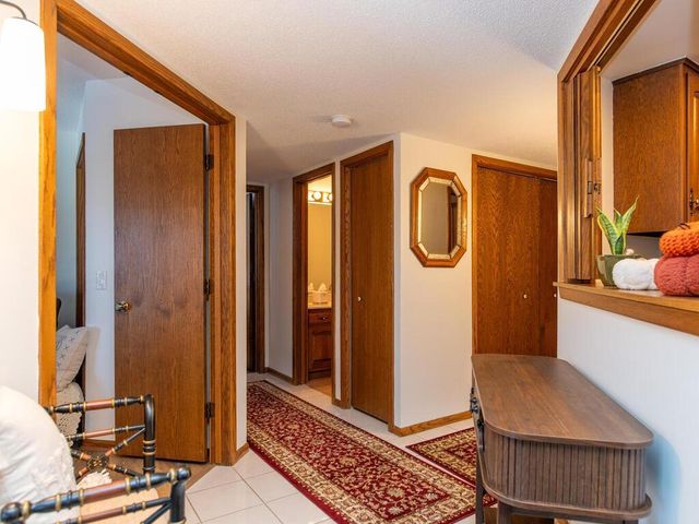 3030 Saint Albans Mill Road 310, Hopkins, MN 55305