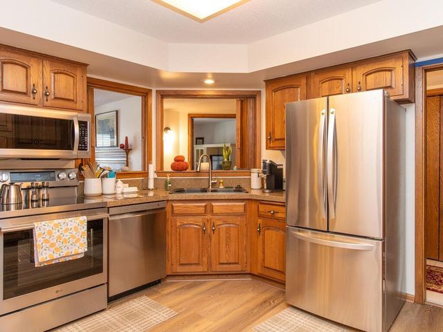 3030 Saint Albans Mill Road 310, Hopkins, MN 55305