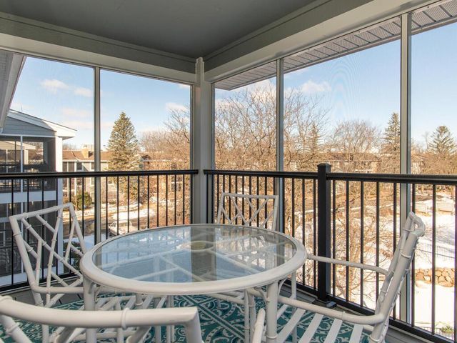 3030 Saint Albans Mill Road 310, Hopkins, MN 55305