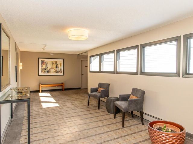 3030 Saint Albans Mill Road 310, Hopkins, MN 55305