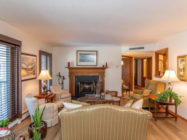 3030 Saint Albans Mill Road 310, Hopkins, MN 55305