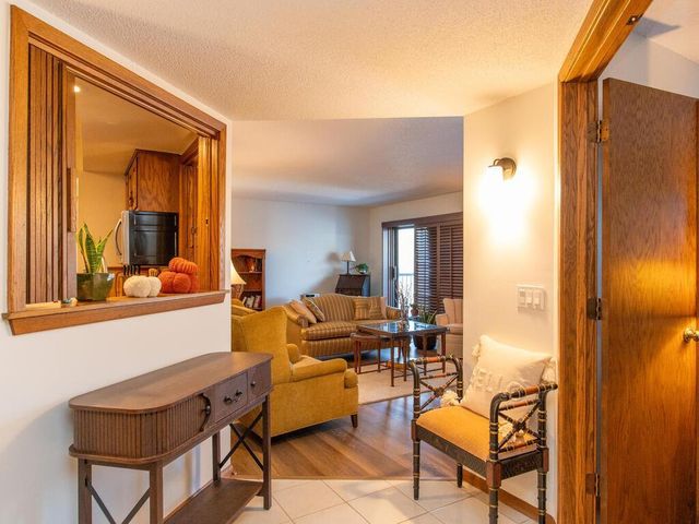 3030 Saint Albans Mill Road 310, Hopkins, MN 55305