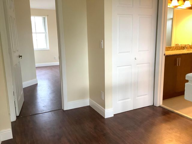 7330 NW 1st Place, Plantation, FL 33317