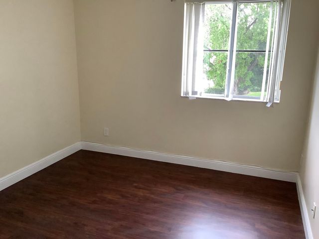 7330 NW 1st Place, Plantation, FL 33317