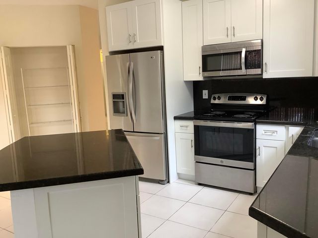 7330 NW 1st Place, Plantation, FL 33317