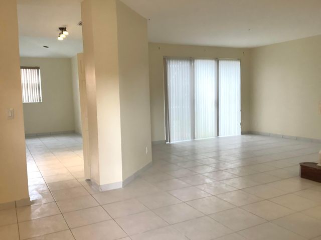 7330 NW 1st Place, Plantation, FL 33317