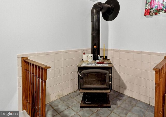 24 THOMAS JEFFERSON BLVD, Newark, DE 19702