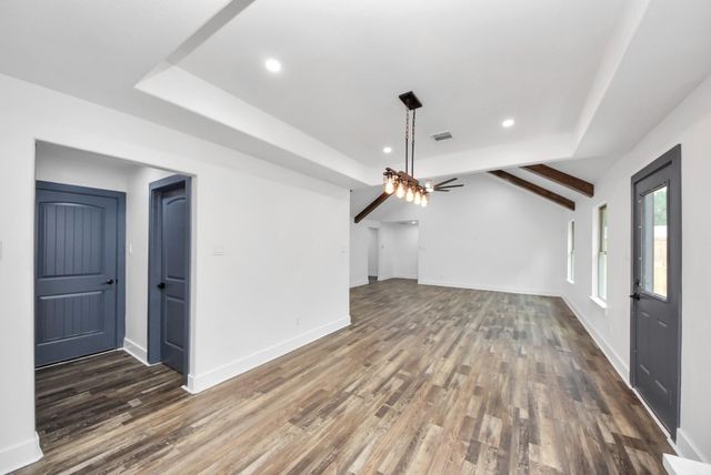 705 Road 3371a, Cleveland, TX 77327