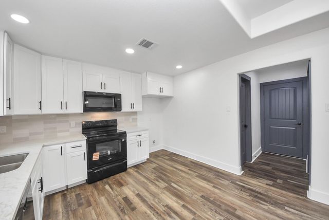 705 Road 3371a, Cleveland, TX 77327