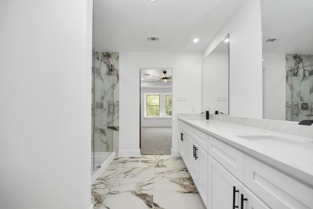705 Road 3371a, Cleveland, TX 77327