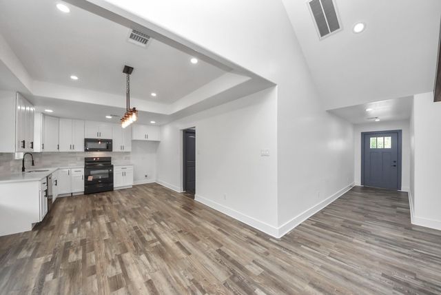 705 Road 3371a, Cleveland, TX 77327