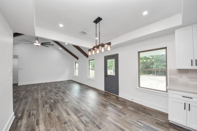 705 Road 3371a, Cleveland, TX 77327