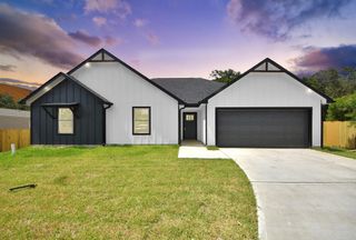 705 Road 3371a, Cleveland, TX 77327