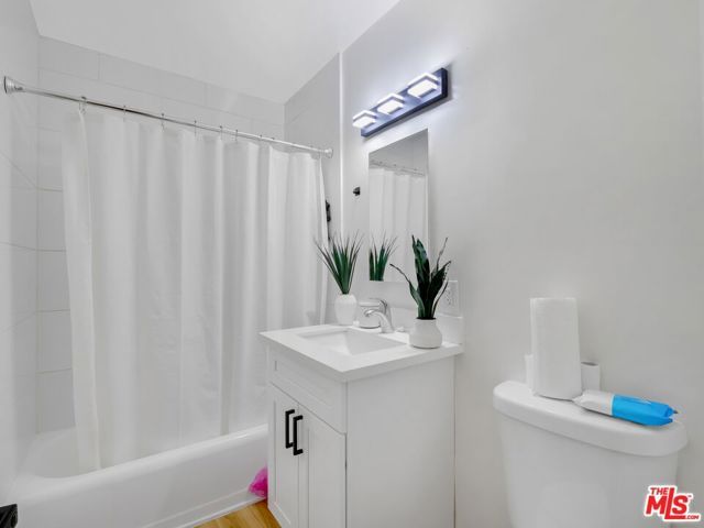 917 Edgewood Street, Inglewood, CA 90302