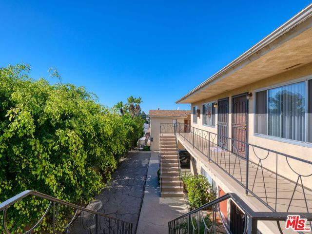 917 Edgewood Street, Inglewood, CA 90302