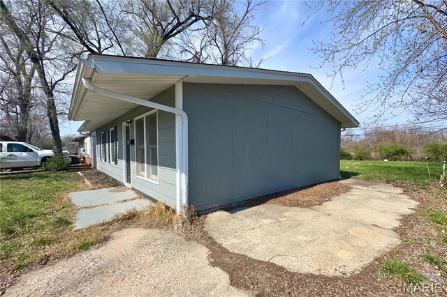 44 E Adams Drive, Cahokia, IL 62206