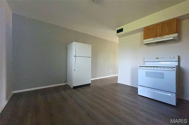 44 E Adams Drive, Cahokia, IL 62206