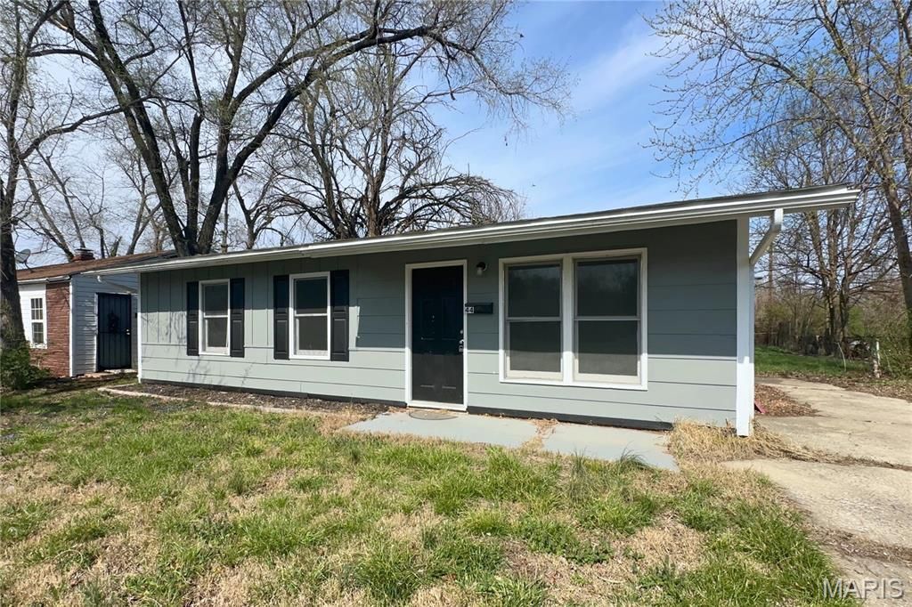 44 E Adams Drive, Cahokia, IL 62206