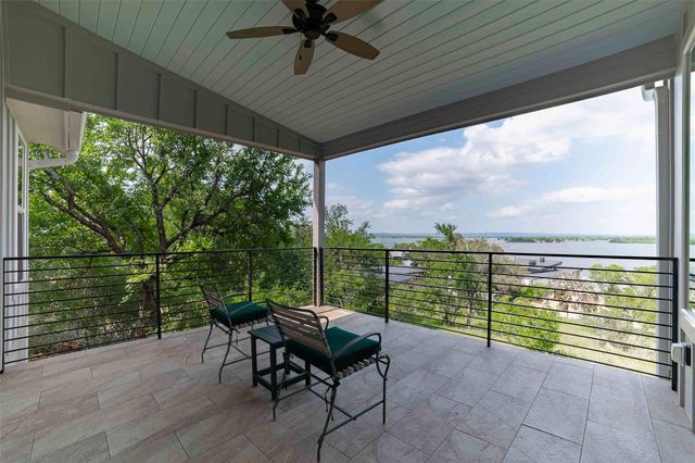 3413 Blue Lake DR, Horseshoe Bay, TX 78657