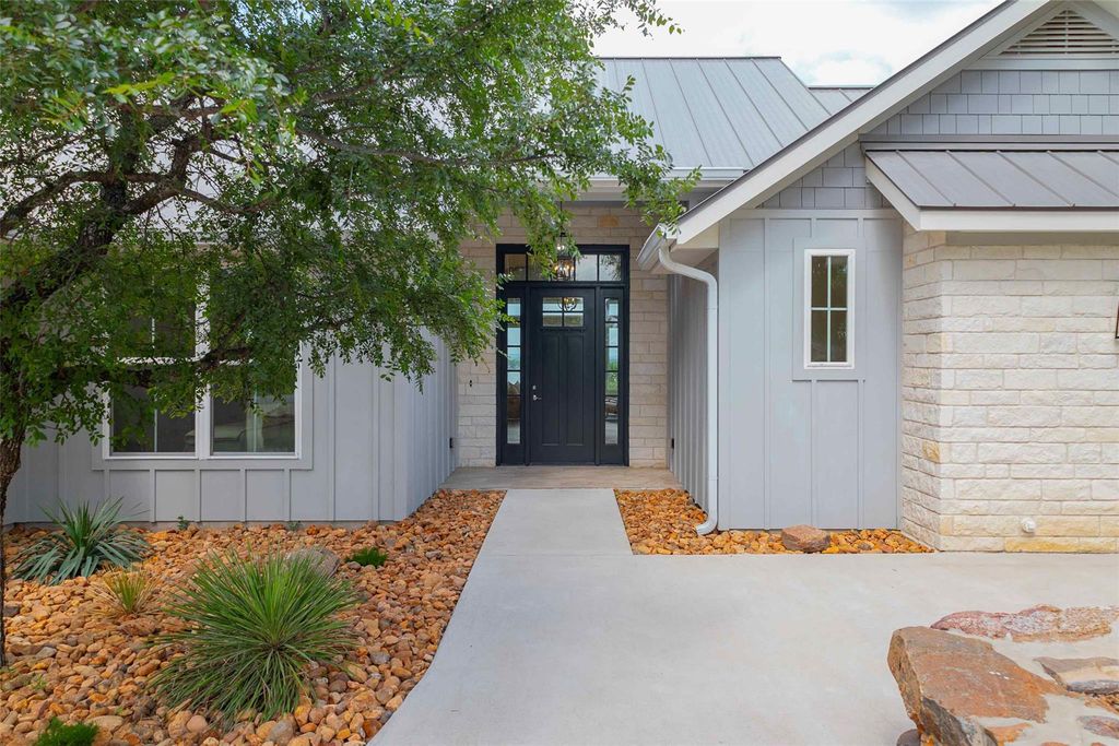 3413 Blue Lake DR, Horseshoe Bay, TX 78657