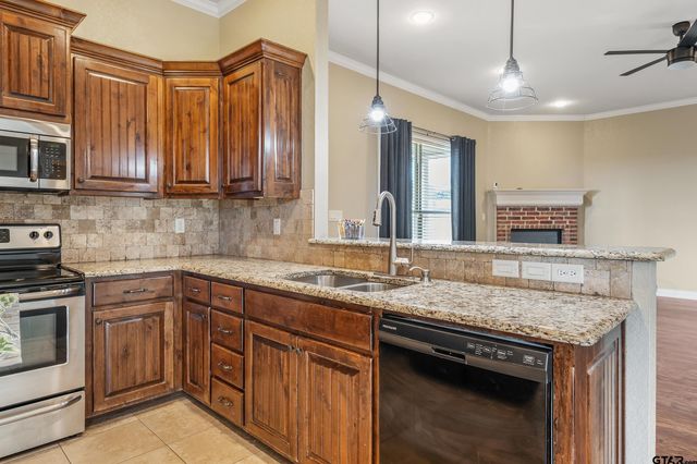 317 Ash Dr., Bullard, TX 75757