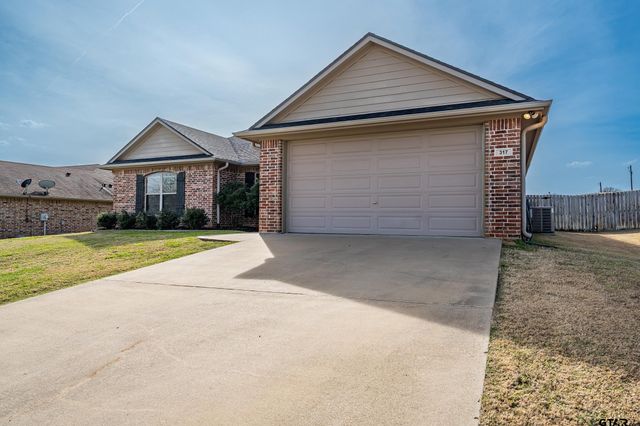 317 Ash Dr., Bullard, TX 75757