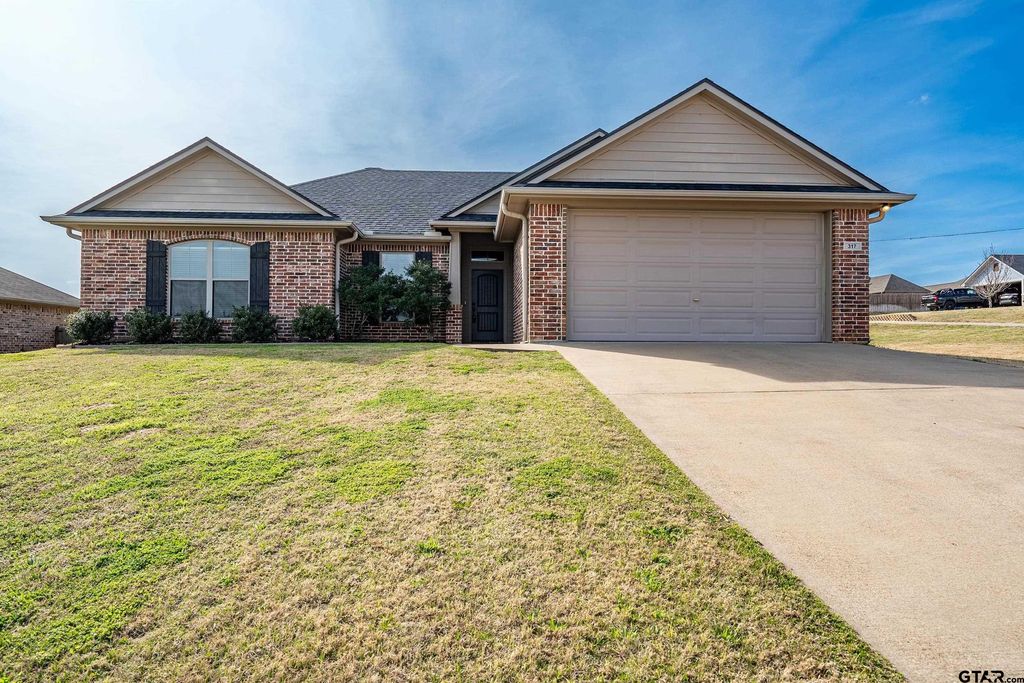317 Ash Dr., Bullard, TX 75757
