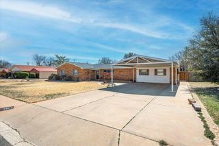 1604 E Buckley Street, Brownfield, TX 79316
