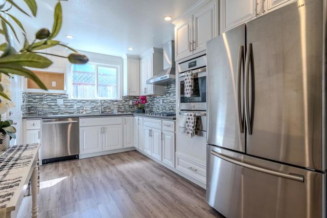 352 Monterey Road, Pacifica, CA 94044