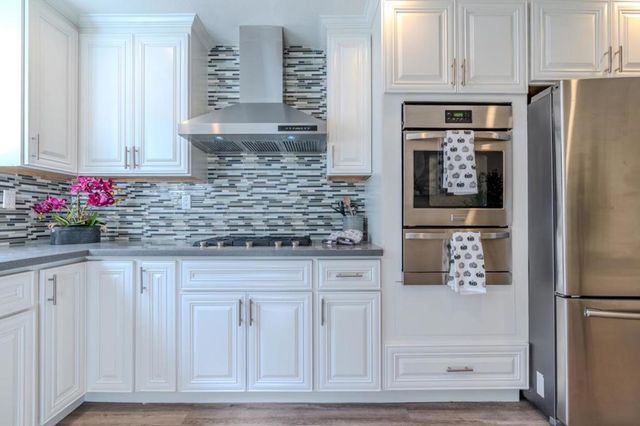 352 Monterey Road, Pacifica, CA 94044