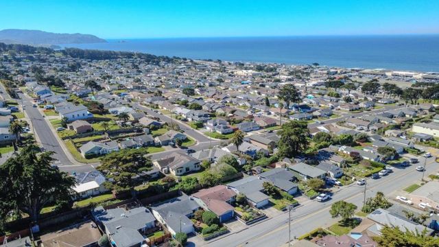 352 Monterey Road, Pacifica, CA 94044
