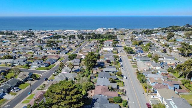 352 Monterey Road, Pacifica, CA 94044