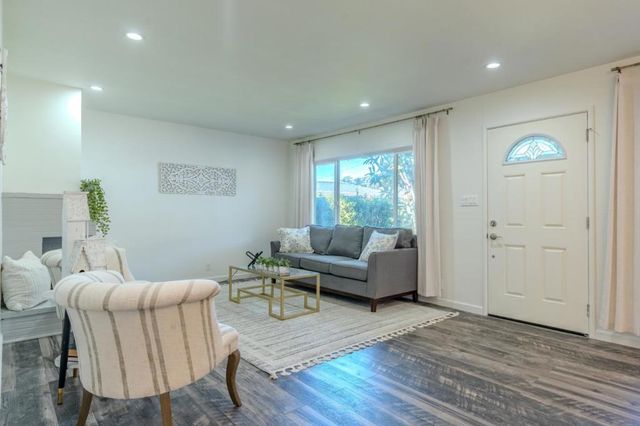 352 Monterey Road, Pacifica, CA 94044