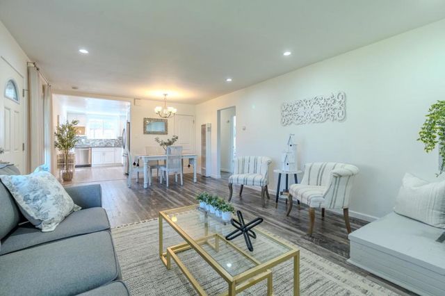 352 Monterey Road, Pacifica, CA 94044