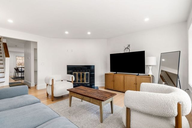 59 Breakwater Dr 59, Chelsea, MA 02150