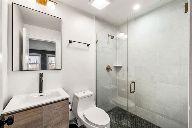 59 Breakwater Dr 59, Chelsea, MA 02150