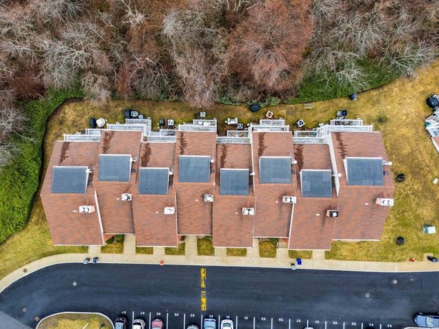 59 Breakwater Dr 59, Chelsea, MA 02150