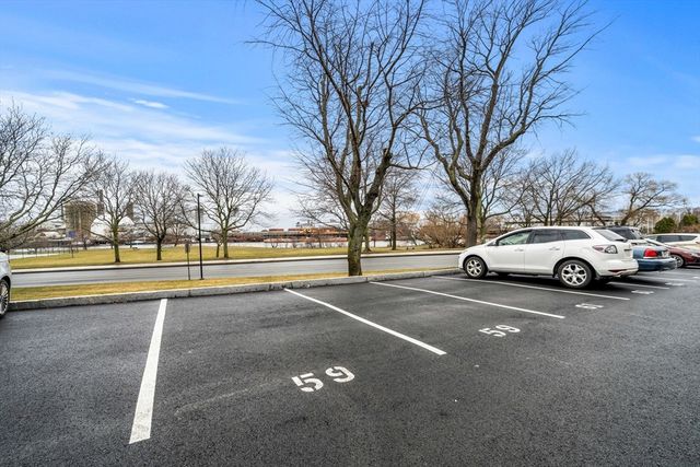 59 Breakwater Dr 59, Chelsea, MA 02150