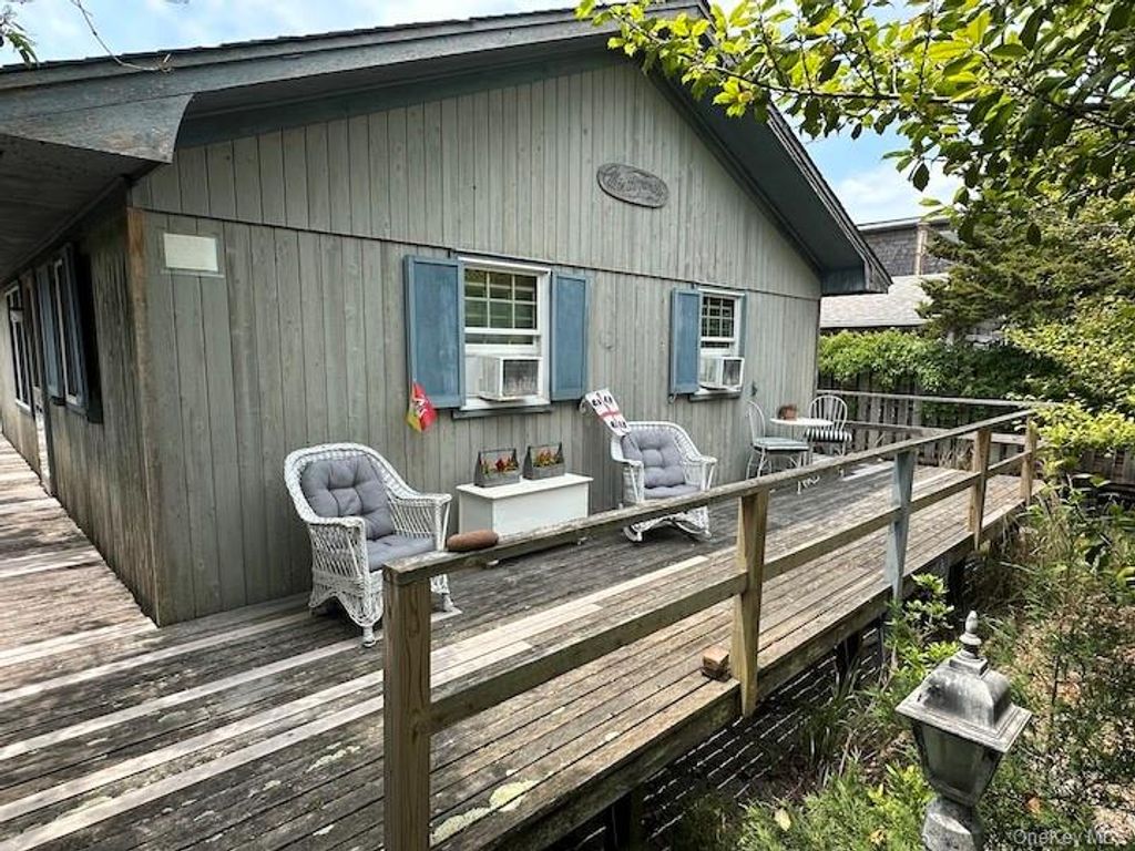 200 Surf Walk, Cherry Grove, NY 11782 — exterior