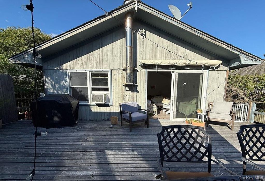 200 Surf Walk, Cherry Grove, NY 11782 — photo 5