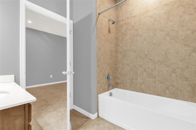 29307 MEADOWCROFT AVENUE, Wesley Chapel, FL 33544