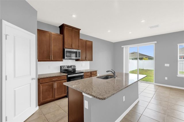 29307 MEADOWCROFT AVENUE, Wesley Chapel, FL 33544