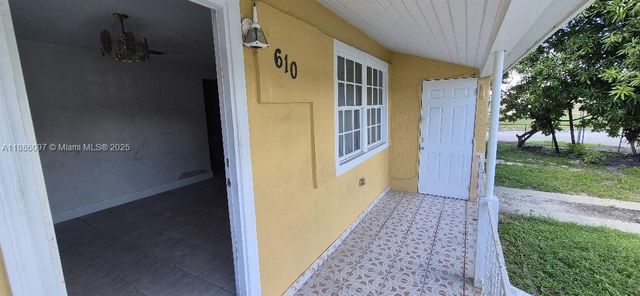 610 E 6th Pl, Hialeah, FL 33010