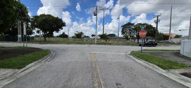610 E 6th Pl, Hialeah, FL 33010