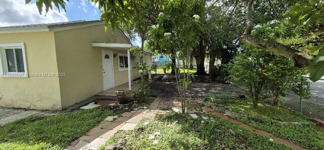 610 E 6th Pl, Hialeah, FL 33010